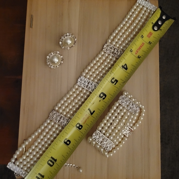 Vintage Avon Faux Pearl Choker, Bracelet and Earrings Set - Picture 2 of 5